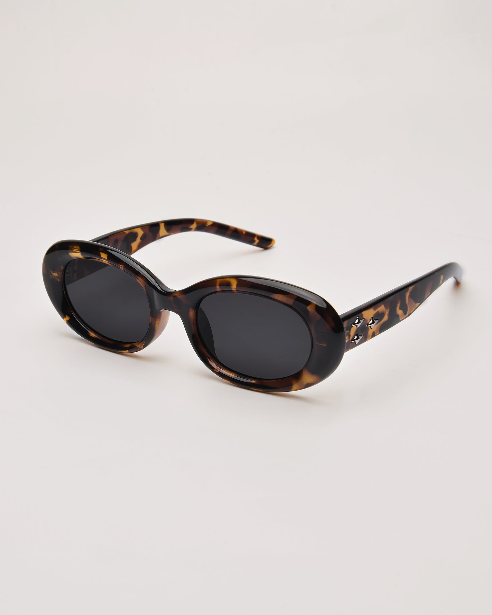 Hatiis Oval Sunglasses