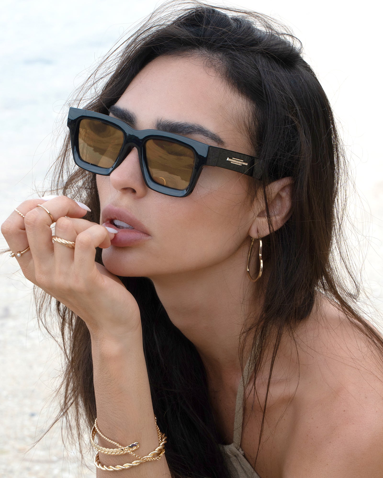 Hatiis Oversized Square Sunglasses