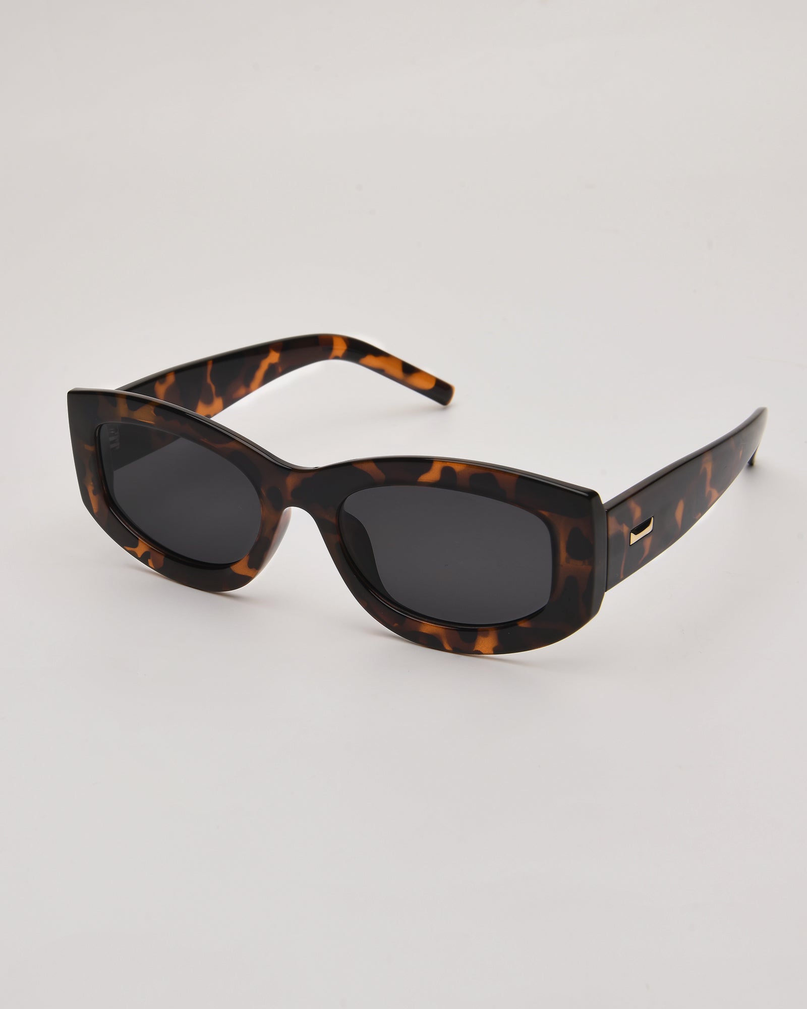 Hatiis Rectangular Cateye Sunglasses