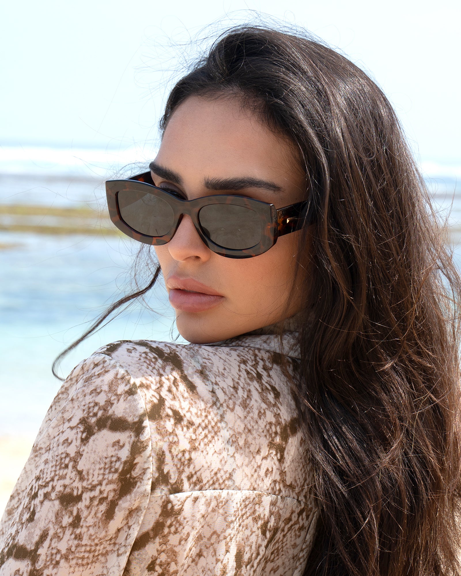 Hatiis Rectangular Cateye Sunglasses